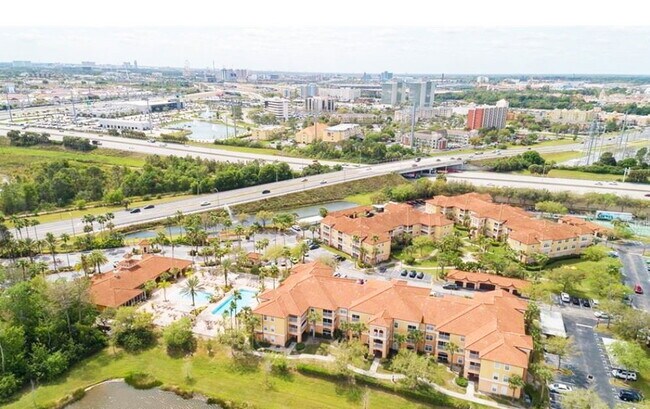 Building Photo - 5447 Vineland Rd