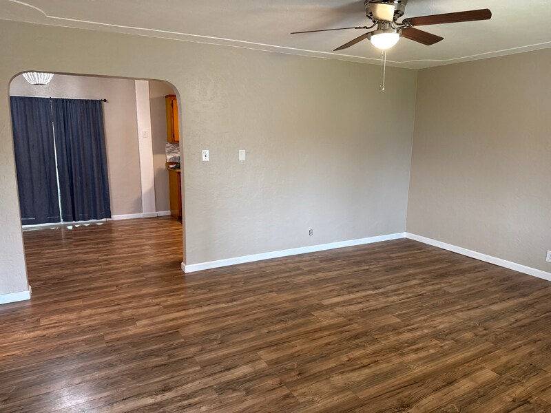 Building Photo - 1690 Almond Ave