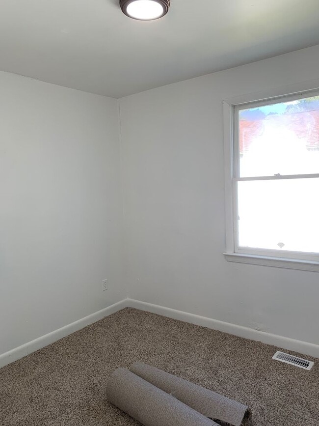 Building Photo - 3 bedroom home on cul-de-sac street
