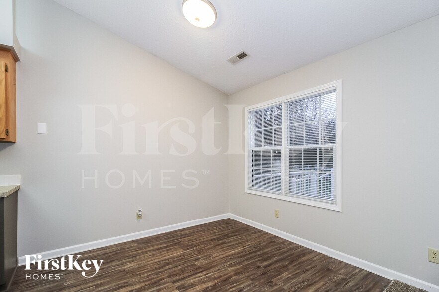 Building Photo - 2055 Ardmore Village Ln