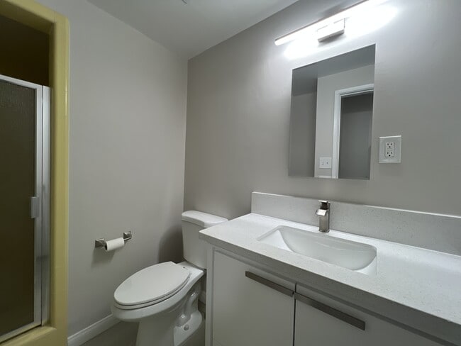 Building Photo - 8622 5th St