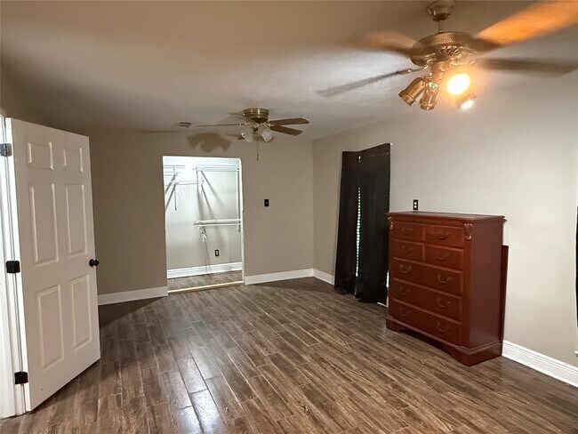 Building Photo - 3305 Tompkins Dr