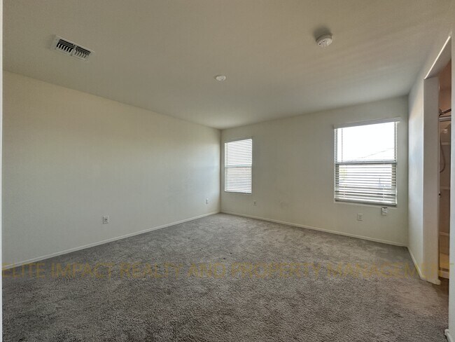 Building Photo - 6373 E Calle del Patagon