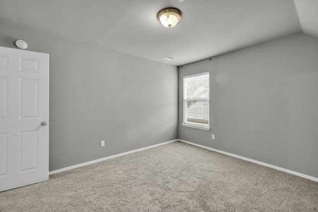 Building Photo - Welcome to this gorgeous home in the highly desirable Eddington Place neighborhood!