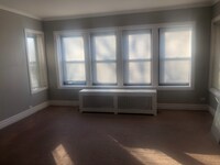 Building Photo - 2828 W Lunt Ave