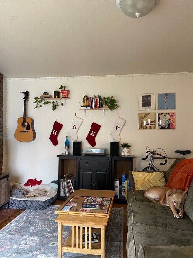 Building Photo - 123 Livingston St