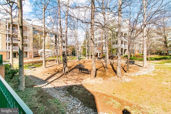 Building Photo - 2204 Westcourt Ln