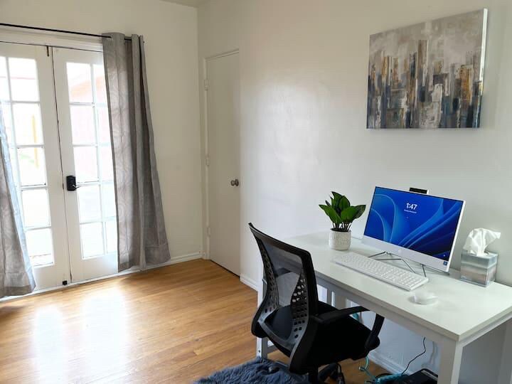 Building Photo - 2804 Truman St NE