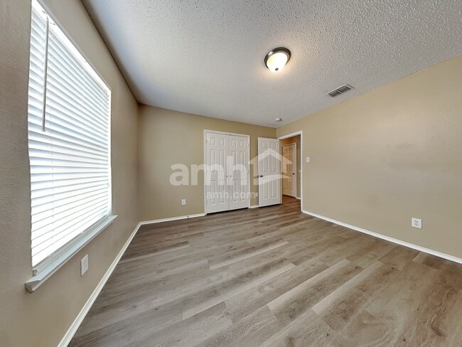 Building Photo - 2821 Bentridge Dr