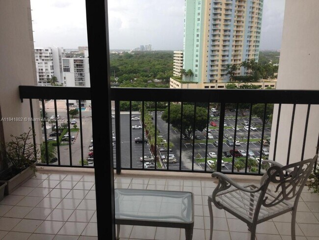 Building Photo - 2333 Brickell Ave