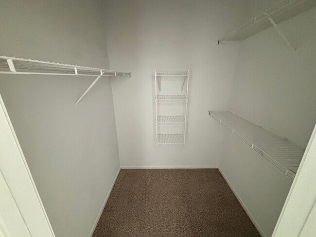 Building Photo - Gorgeous 2bed/2 bath condo in Southwest!