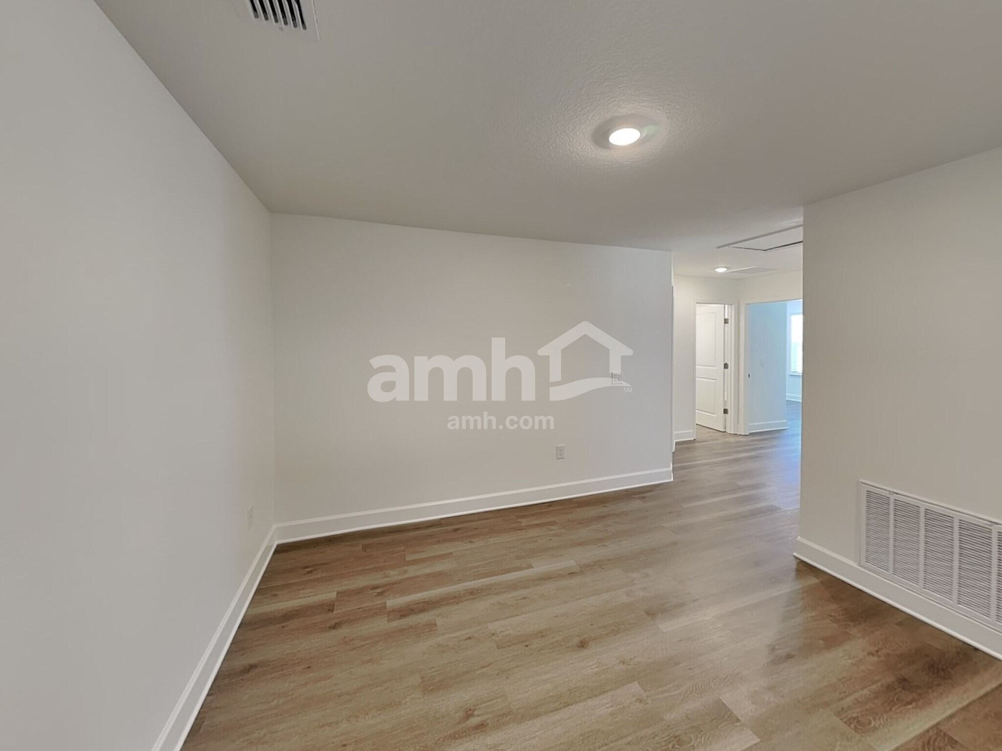 Building Photo - 16430 Cheyanne Ct