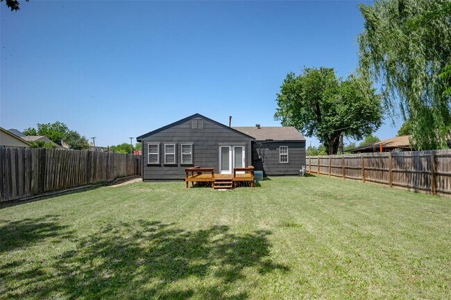 Building Photo - 906 NW 46th St