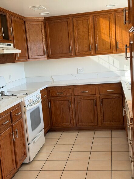 Building Photo - 20622 Archwood St