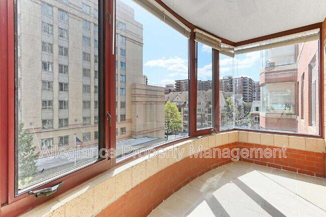 Building Photo - 2400 Clarendon Blvd