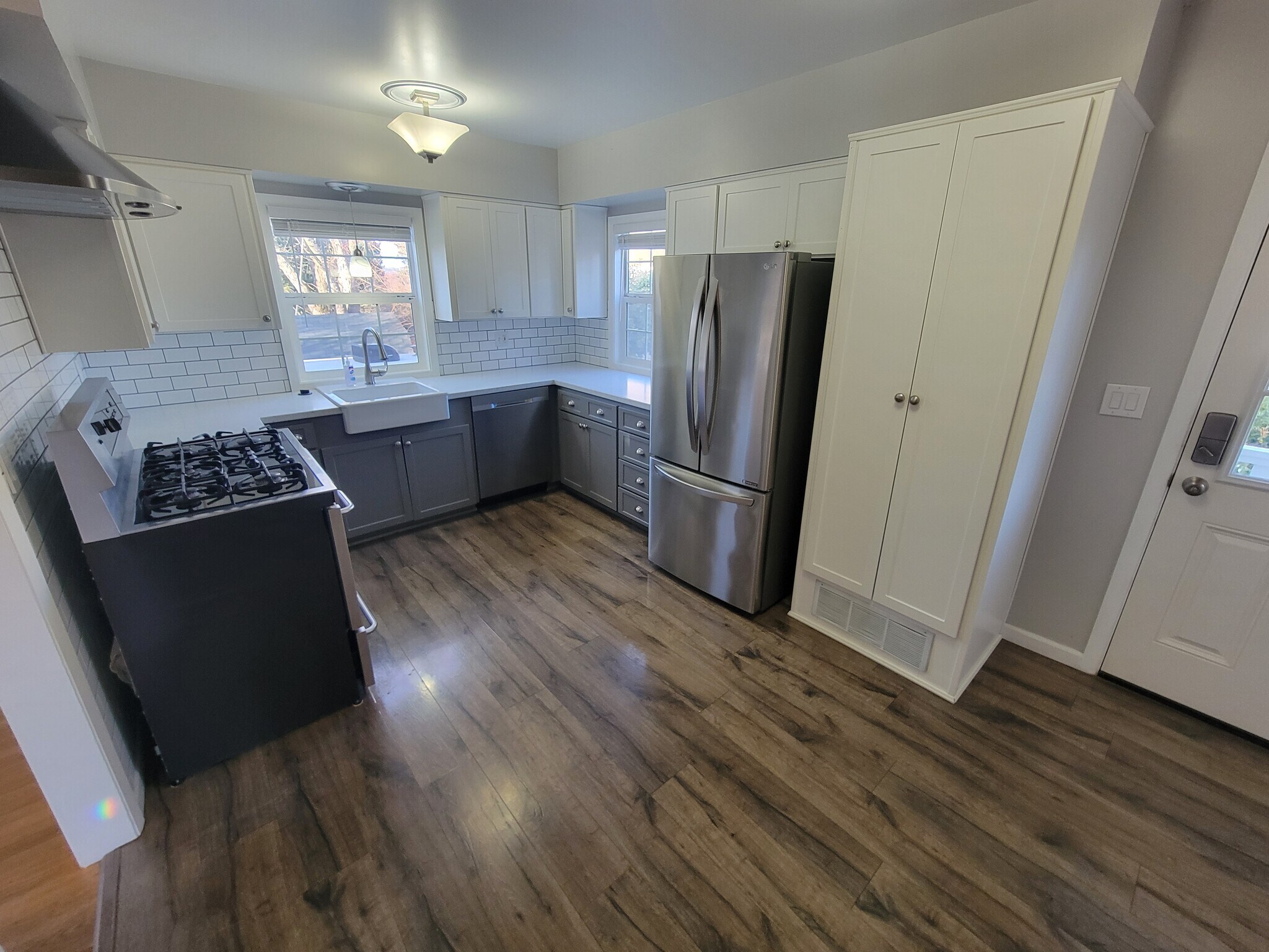 Building Photo - 8385 SW Avery St