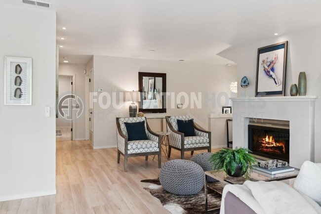 Building Photo - Tranquil Corte Madera Townhouse! DECK! 2 C...