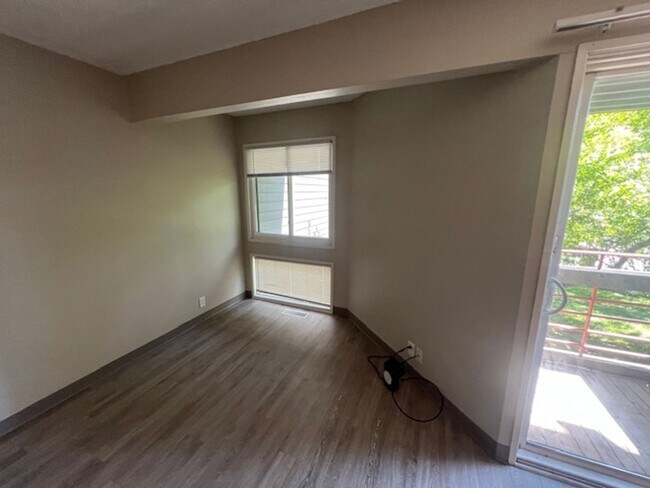 Building Photo - Multi-family Apartment Community