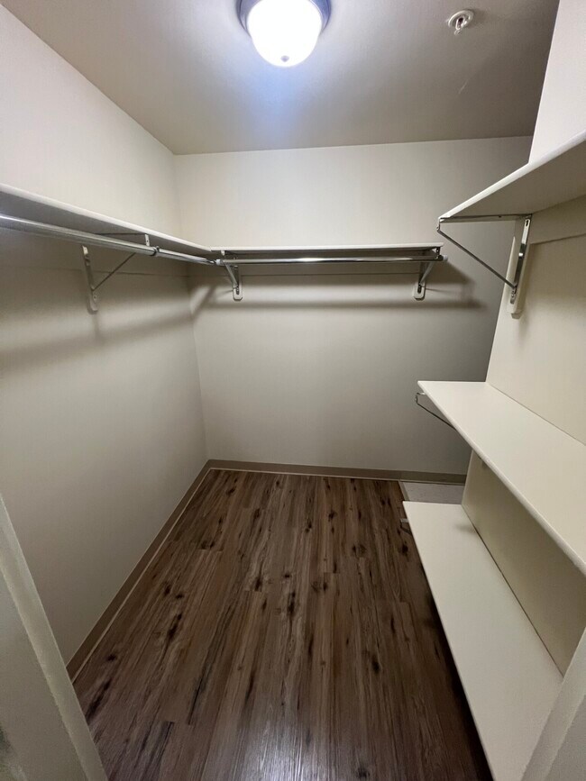 Building Photo - 10 Florence St