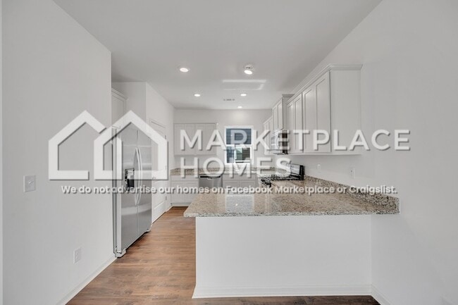 Building Photo - 5030 Pike Lp