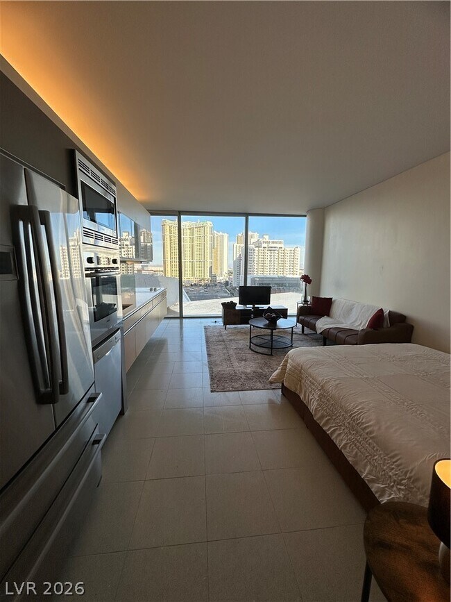 Building Photo - 3722 S Las Vegas Blvd