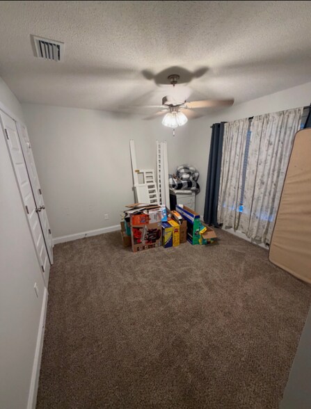 Building Photo - 181 Sycamore St