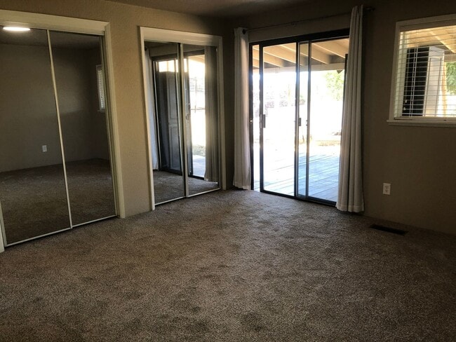 Building Photo - 3 Bed / 2 Bath Home with RV Parking in Eag...