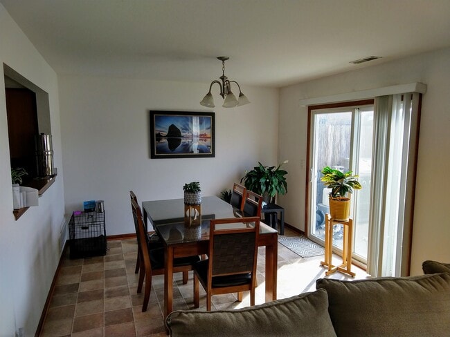 Building Photo - 625 N Wrigley Ln