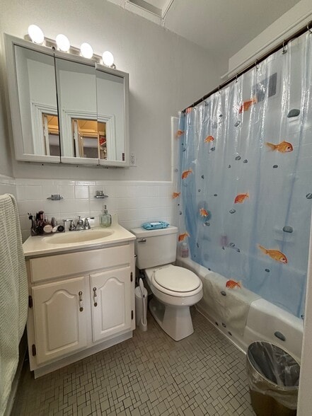 Building Photo - 82 Charles St