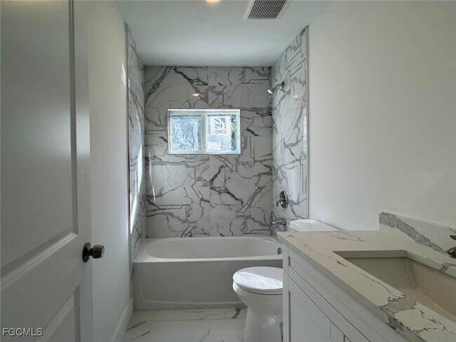 Building Photo - 424 Alabama Rd S