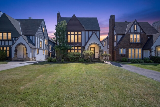 Building Photo - 3561 Lynnfield Rd