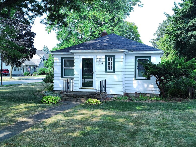 front door - 2181 Dewey Ave