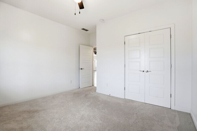 Building Photo - 2035 Prestwick Pl