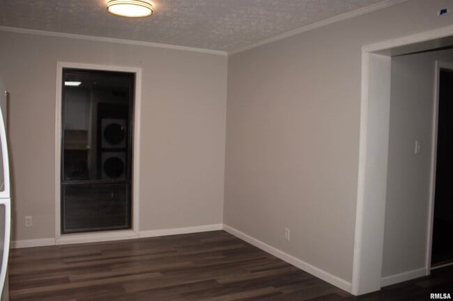 Building Photo - 2539 W Monroe St