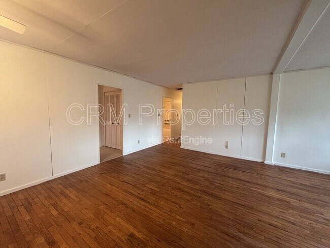 Building Photo - 202 Lody Ln