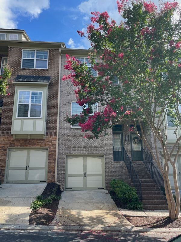 Building Photo - 2042 Cobblestone Cir NE