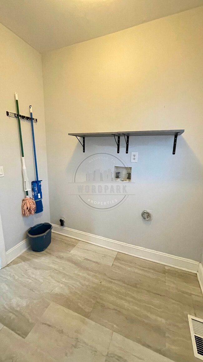 Building Photo - 1341 Meridian St