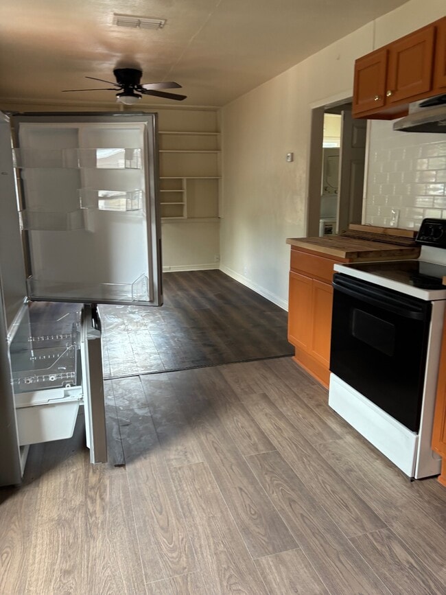 Building Photo - 5731 Mitchell Ct