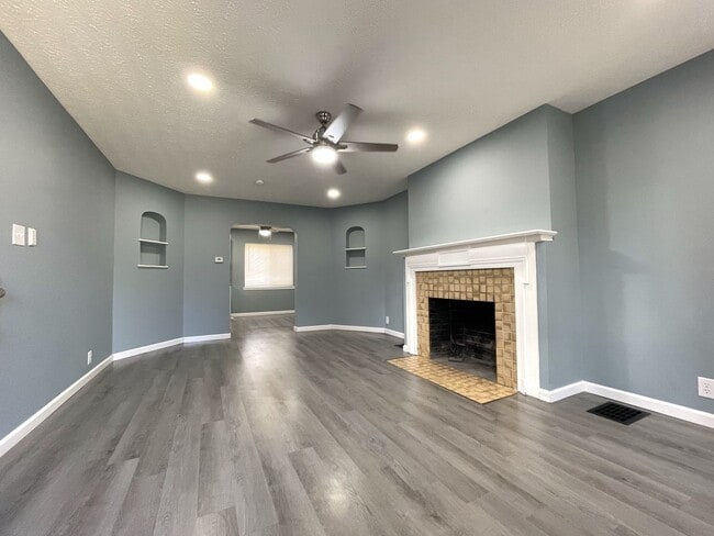 Building Photo - 1285 Linwood Ave