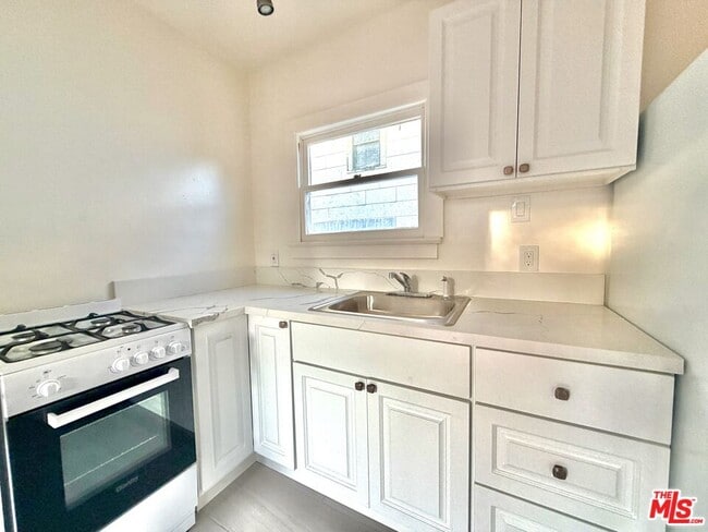 Building Photo - 1922 Preston Ave