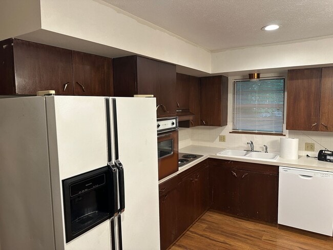 Building Photo - 3 Bed 2 Bath Springfield, MO