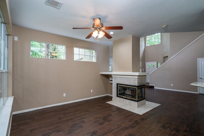 Building Photo - 66 Lakeridge Ct