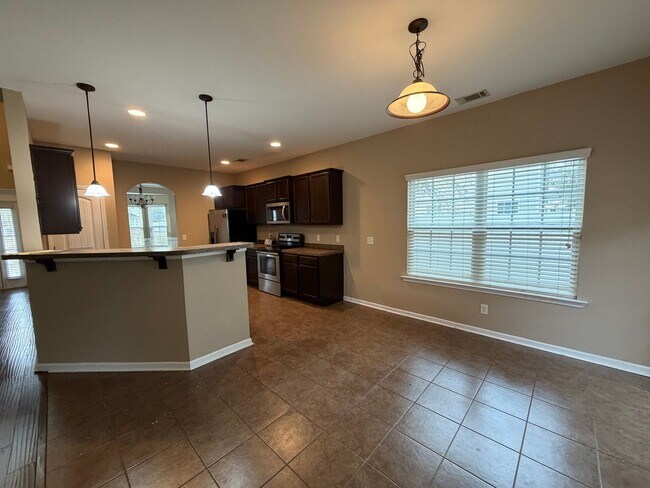 Building Photo - FOR RENT