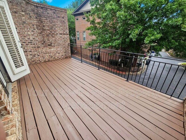 Building Photo - 2380 Crescent Park Ct