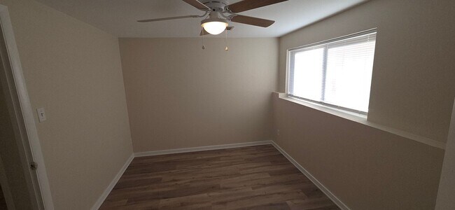 Building Photo - West Side Charmer! 1 bed, 1 bath- All Utilities & Lawn Care Included!
