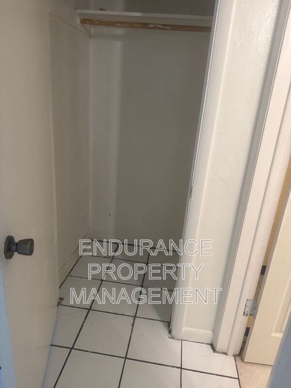 Building Photo - 139 W 28th St