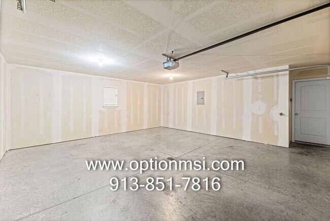 Building Photo - Beautifully Updated Liberty Home in a Prime Location!