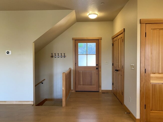 Building Photo - Perfection in Mosier