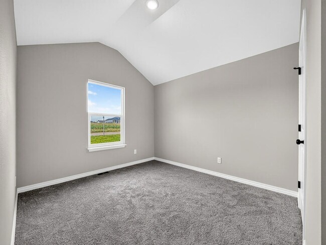 Building Photo - 595 Bailiwick Dr