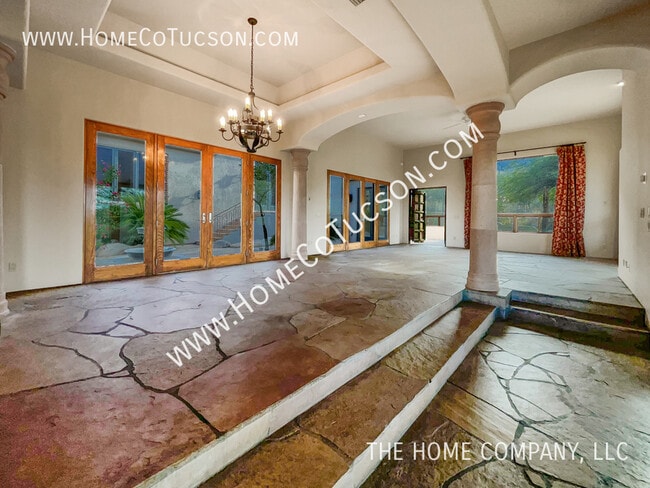 Building Photo - 1621 E Crimson Canyon Pl